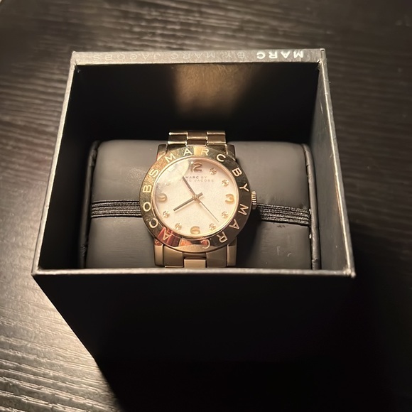Marc Jacobs Gold Tone Women\'s Bracelet Watch with White Dial main image 9